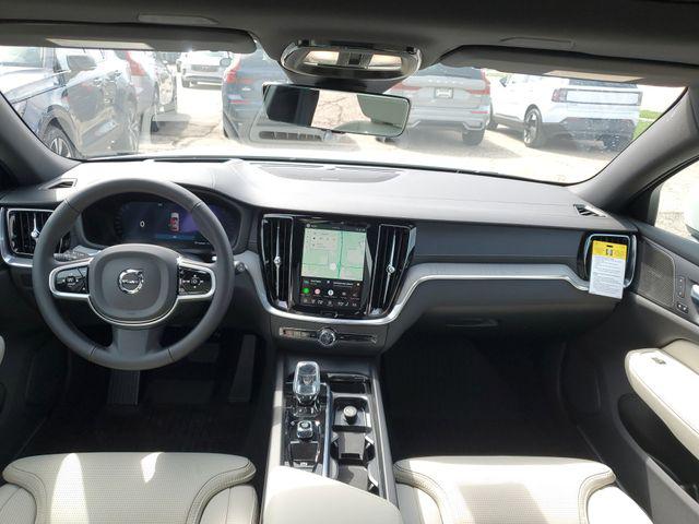 2026 Volvo V60 Cross Country Ultra, B5 AWD Gas (mild hybrid)