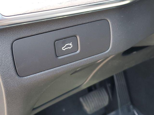 2026 Volvo XC90 Plus, B5 AWD Gas (mild hybrid), Gasoline, Bright, 7 Seats