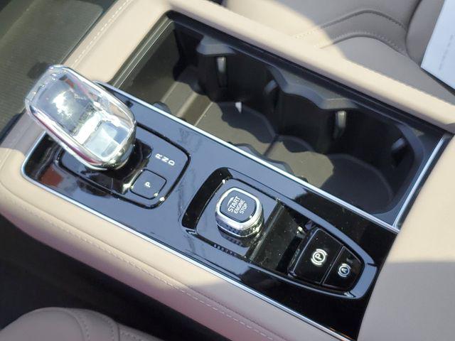 2026 Volvo XC90 Plus, B5 AWD Gas (mild hybrid), Gasoline, Bright, 7 Seats