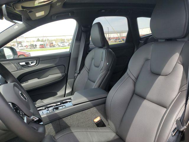 2026 Volvo XC60 B5 Ultra Black Edition