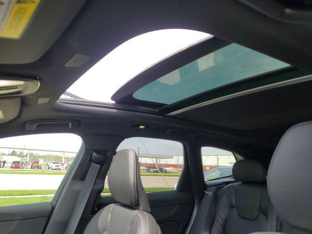 2026 Volvo XC60 B5 Ultra Black Edition