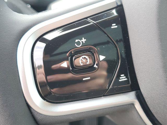 2026 Volvo XC60 B5 Ultra Black Edition