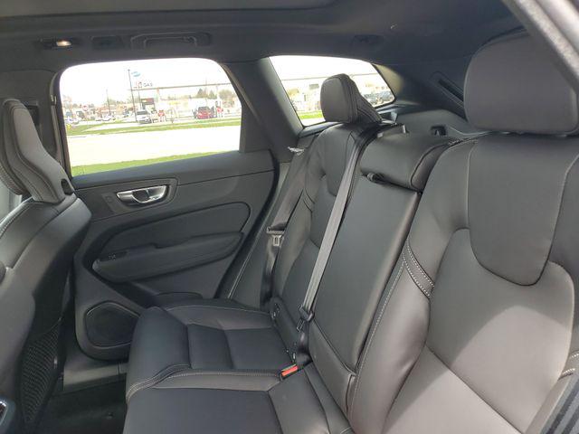2026 Volvo XC60 B5 Ultra Black Edition