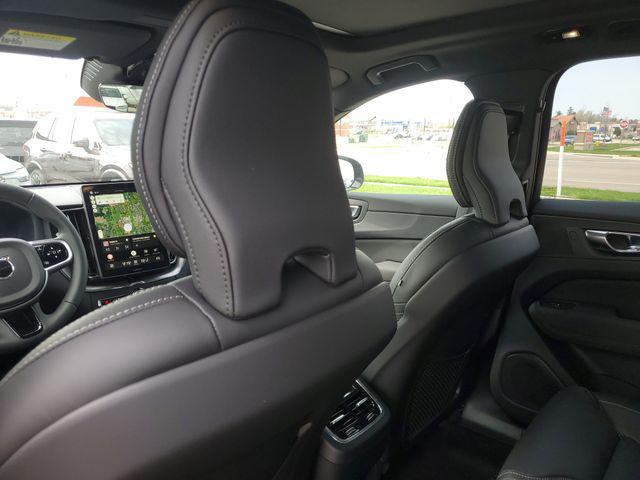 2026 Volvo XC60 B5 Ultra Black Edition