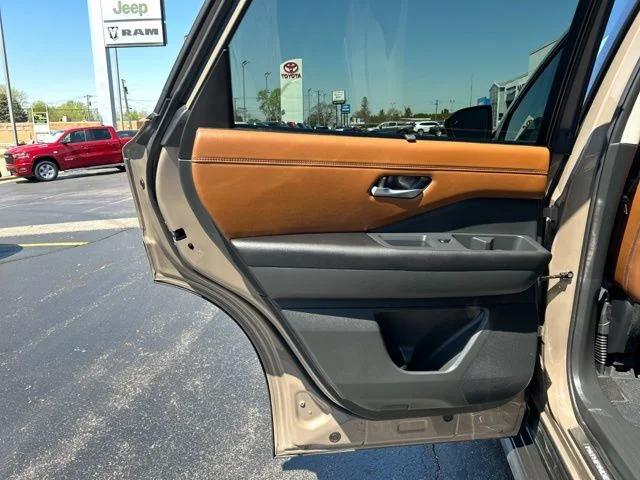 2023 Nissan Pathfinder Platinum 4WD