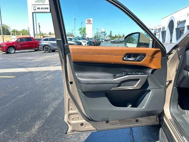 2023 Nissan Pathfinder Platinum 4WD