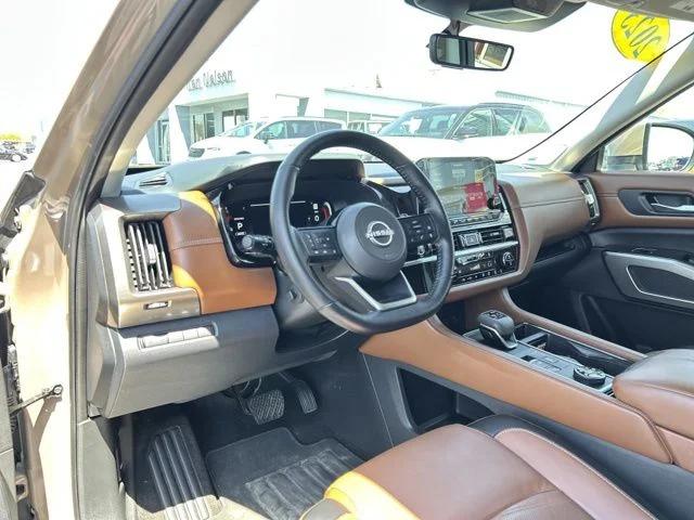 2023 Nissan Pathfinder Platinum 4WD