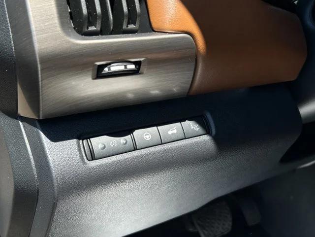 2023 Nissan Pathfinder Platinum 4WD