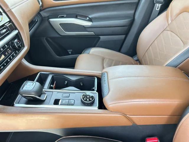 2023 Nissan Pathfinder Platinum 4WD