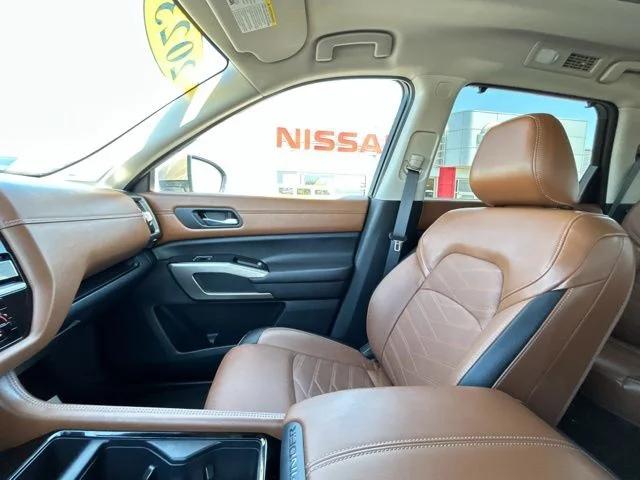 2023 Nissan Pathfinder Platinum 4WD