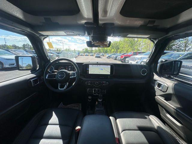 2024 Jeep Wrangler 4-Door Sahara 4x4