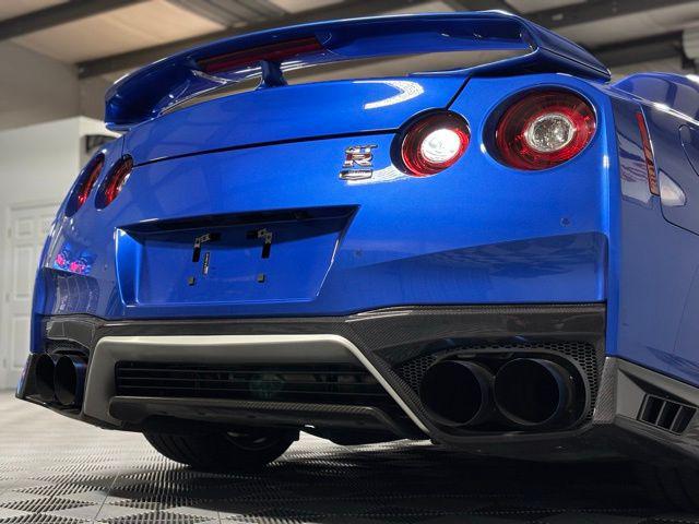 2020 Nissan GT-R Premium Dual-clutch 6-Speed Transmission