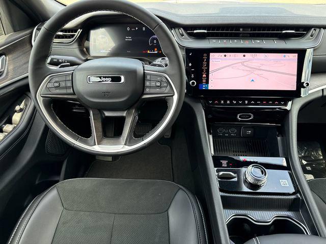 2026 Jeep Grand Cherokee L GRAND CHEROKEE L LAREDO ALTITUDE 4X4