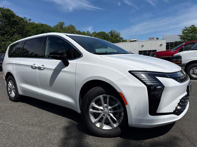 2027 Chrysler Pacifica PACIFICA SELECT AWD