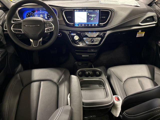 2027 Chrysler Pacifica PACIFICA SELECT AWD