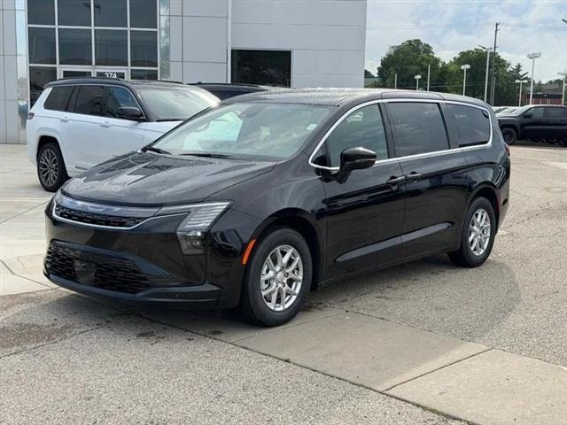 2027 Chrysler Pacifica Select for sale in Cape Girardeau, MO