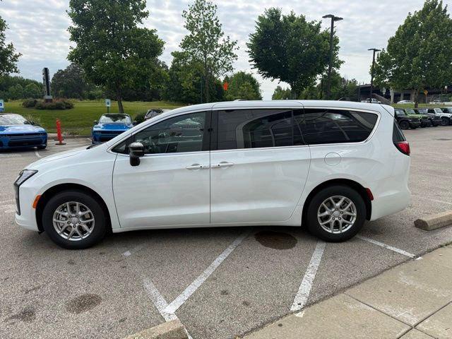2027 Chrysler Pacifica PACIFICA SELECT
