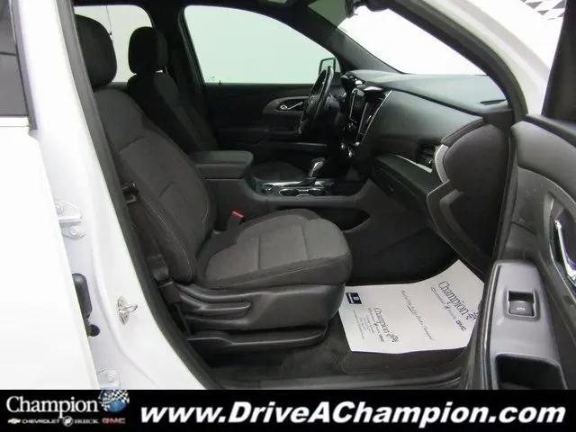 2022 Chevrolet Traverse FWD LT Cloth