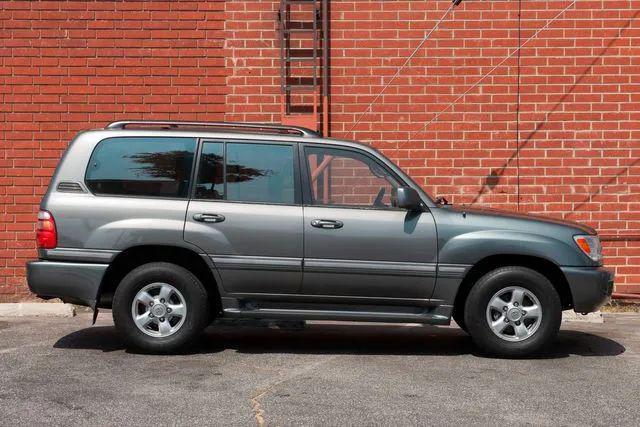 2002 Toyota Land Cruiser Base