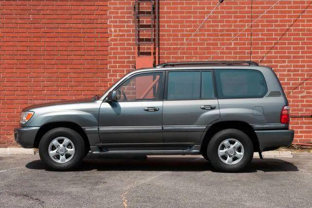 2002 Toyota Land Cruiser Base