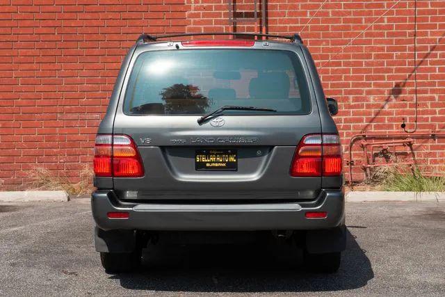 2002 Toyota Land Cruiser Base