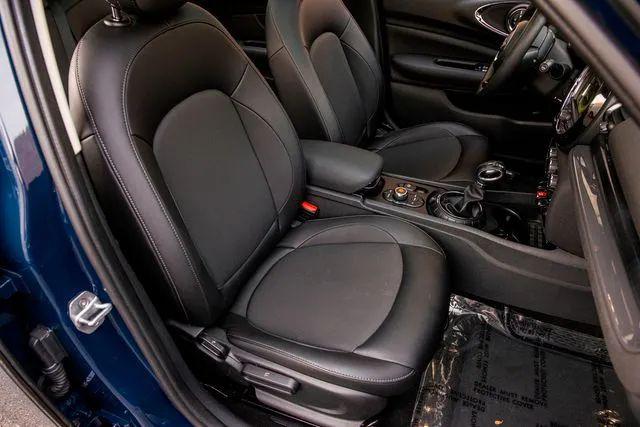 2017 MINI Cooper Clubman Cooper