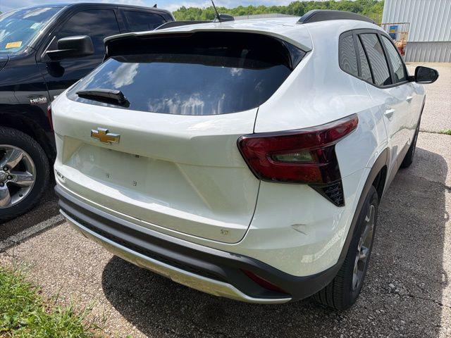 2025 Chevrolet Trax FWD LT