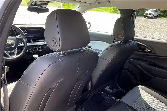 2025 Chevrolet Trax FWD LT