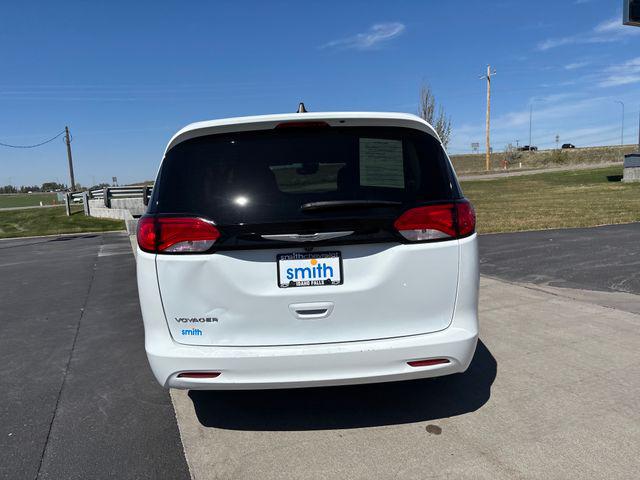 2023 Chrysler Voyager LX