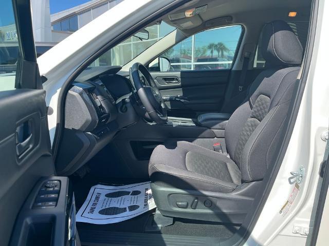 2024 Nissan Pathfinder SV FWD