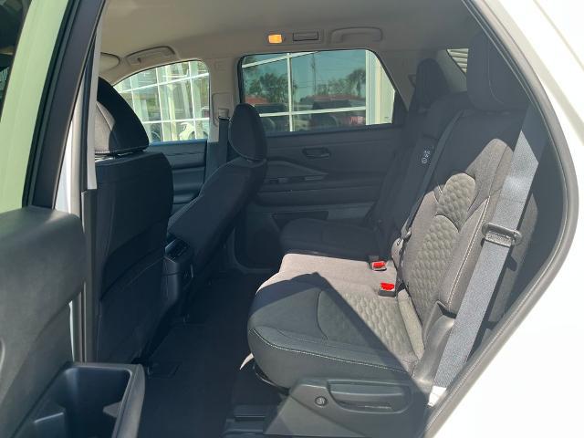 2024 Nissan Pathfinder SV FWD