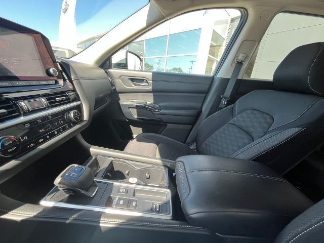 2024 Nissan Pathfinder SV FWD