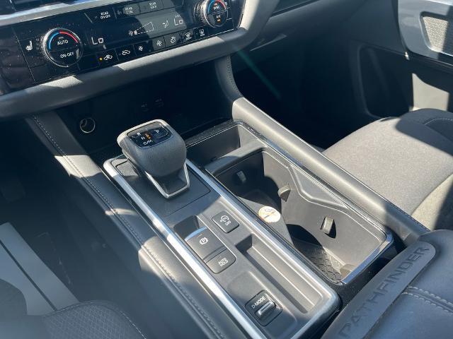 2024 Nissan Pathfinder SV FWD