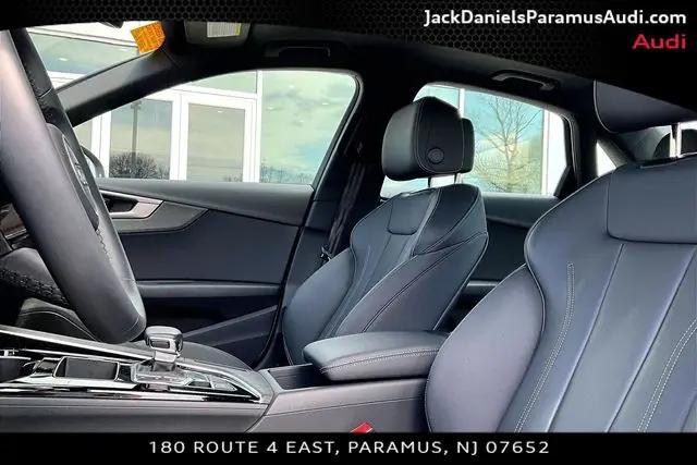 2023 Audi A4 Premium 45 TFSI S line quattro S tronic