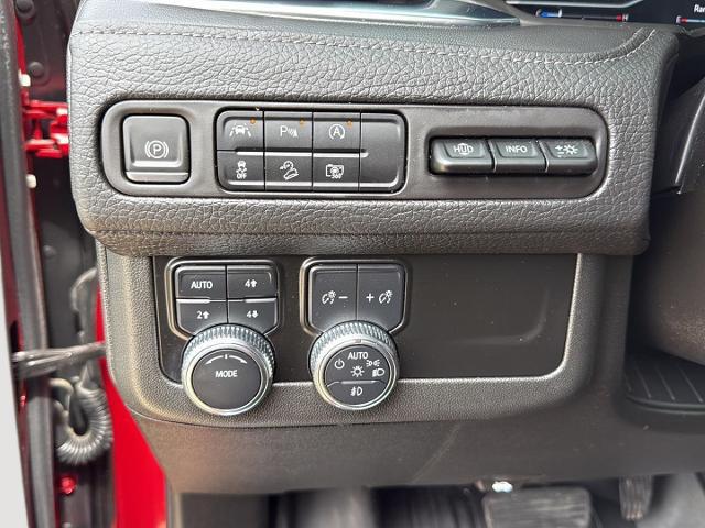 2023 GMC Yukon 4WD Denali