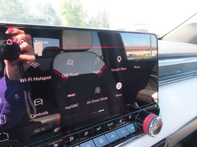 2023 GMC Canyon 4WD Crew Cab Short Box AT4X
