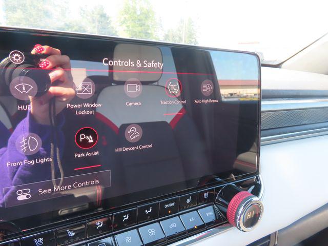2023 GMC Canyon 4WD Crew Cab Short Box AT4X