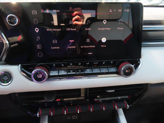 2023 GMC Canyon 4WD Crew Cab Short Box AT4X