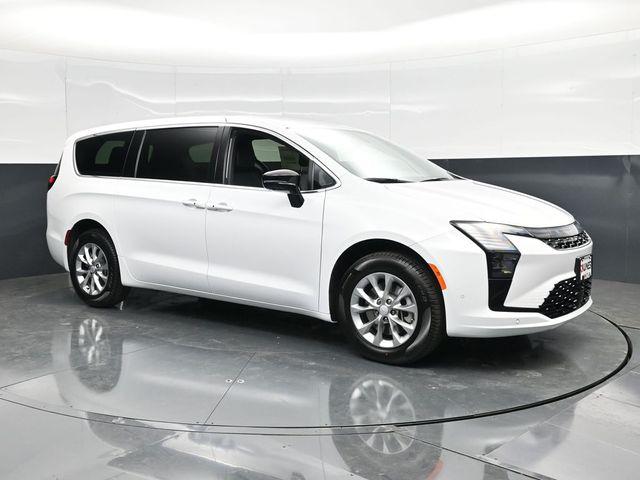 2027 Chrysler Pacifica PACIFICA SELECT AWD