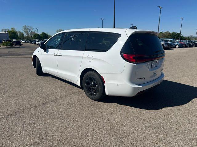 2024 Chrysler Pacifica Hybrid S Appearance Pkg