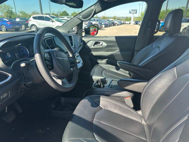 2024 Chrysler Pacifica Hybrid S Appearance Pkg