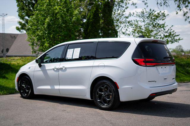 2024 Chrysler Pacifica Hybrid S Appearance Pkg