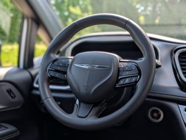 2024 Chrysler Pacifica Hybrid S Appearance Pkg