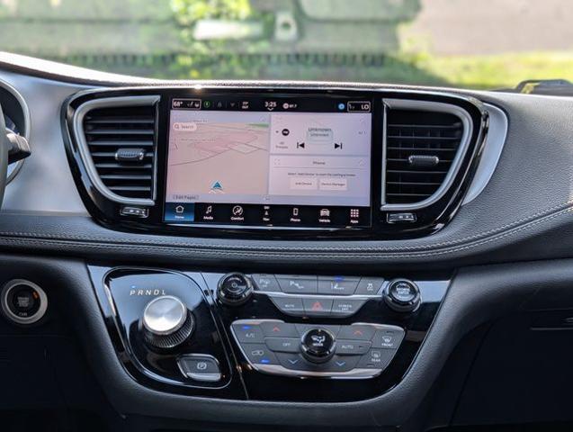 2024 Chrysler Pacifica Hybrid S Appearance Pkg