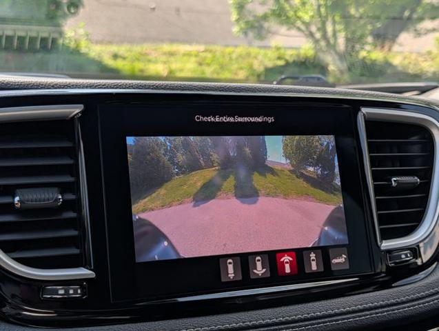 2024 Chrysler Pacifica Hybrid S Appearance Pkg