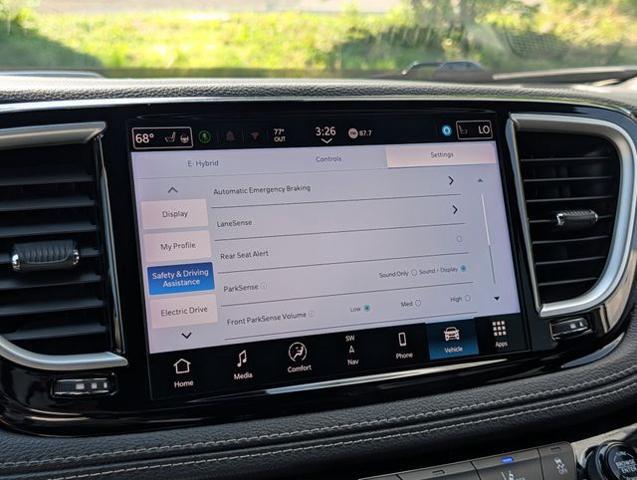 2024 Chrysler Pacifica Hybrid S Appearance Pkg