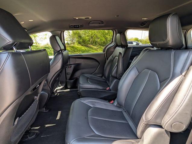 2024 Chrysler Pacifica Hybrid S Appearance Pkg