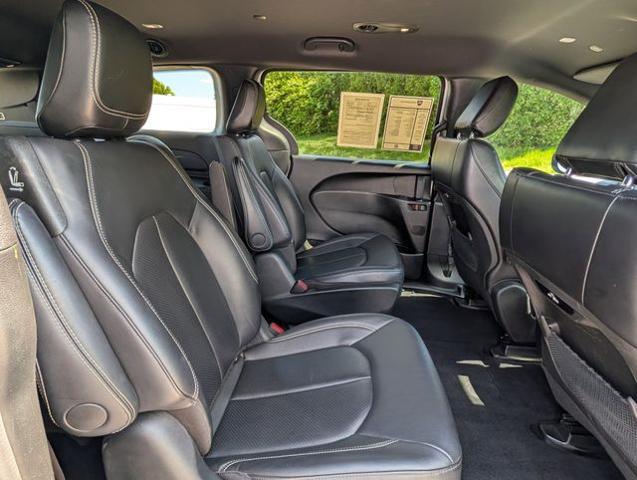 2024 Chrysler Pacifica Hybrid S Appearance Pkg