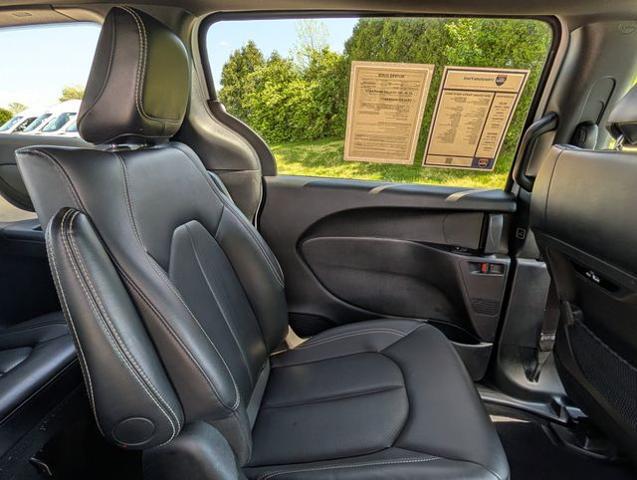 2024 Chrysler Pacifica Hybrid S Appearance Pkg