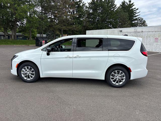 2027 Chrysler Pacifica PACIFICA SELECT AWD 2027 Chrysler Pacifica PACIFICA SELECT AWD